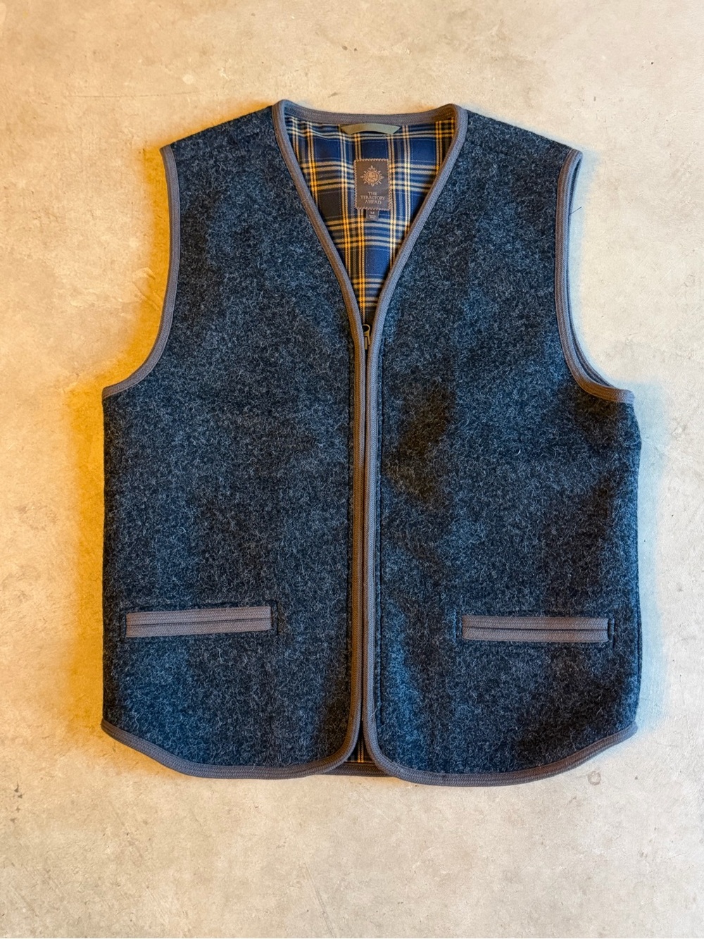 The Territory Ahead Charcoal Wool Utility Zip Vest, Plaid lined interior M